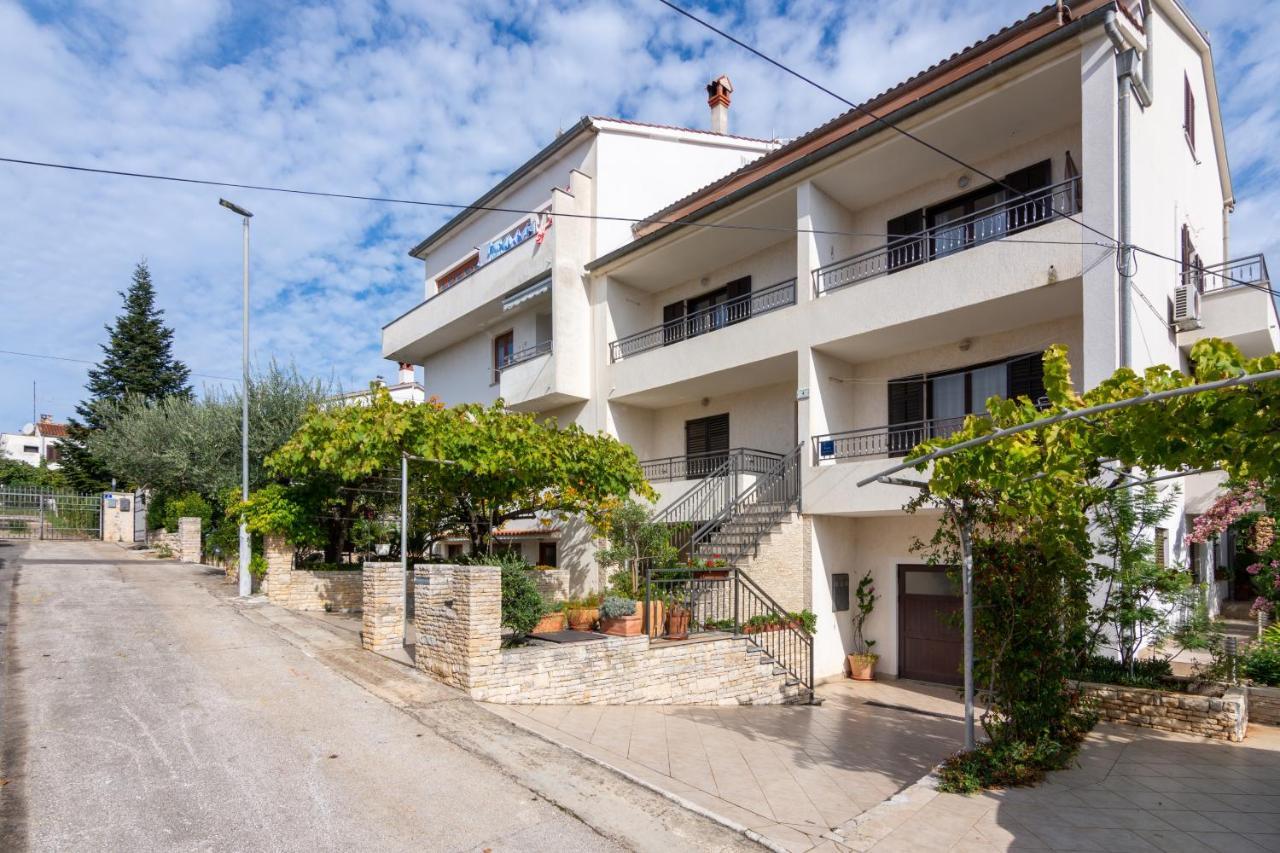 Apartments With A Parking Space Rovinj - 12656 Exterior photo